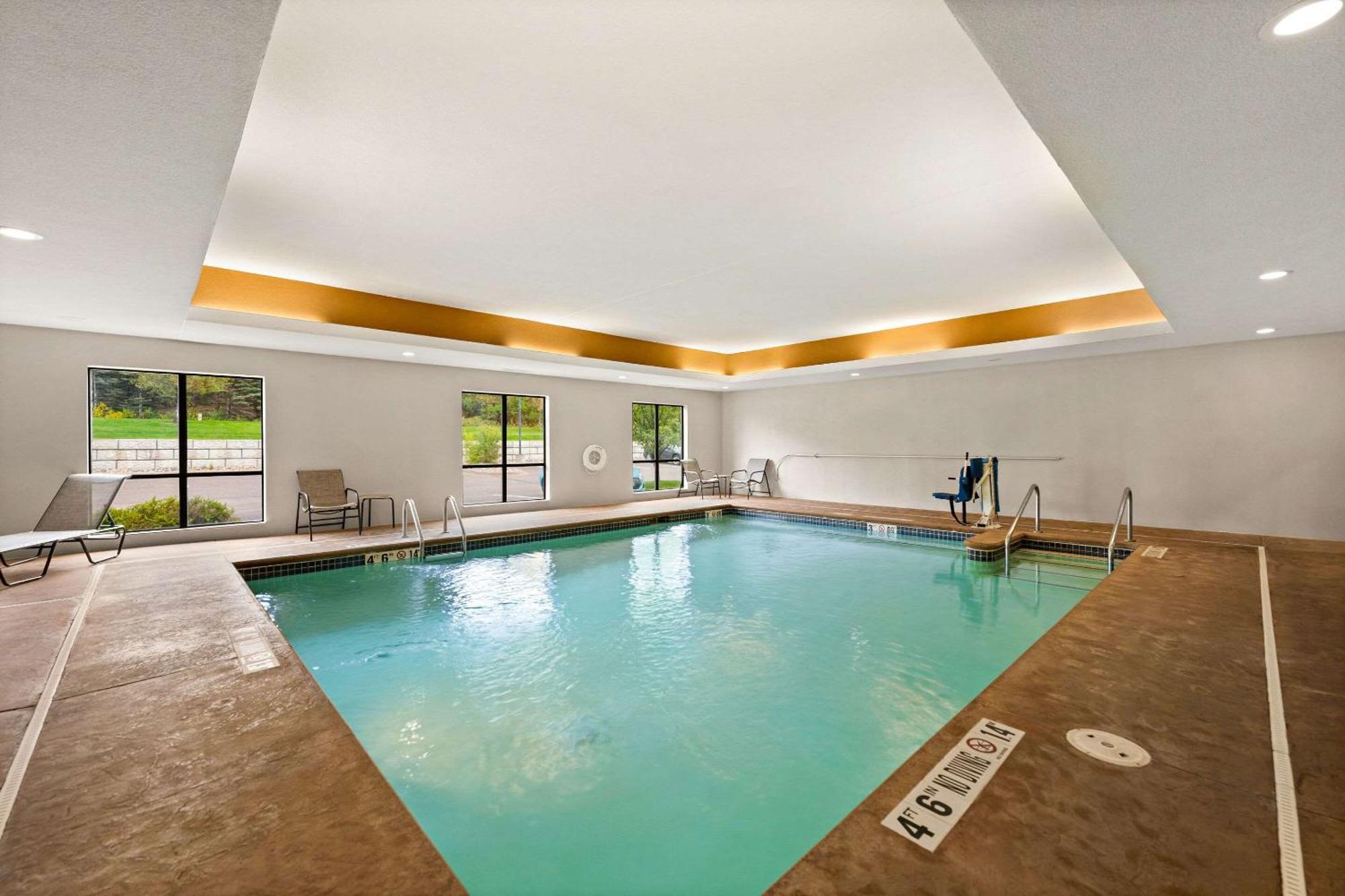 Comfort Suites Hudson I-94 Kültér fotó