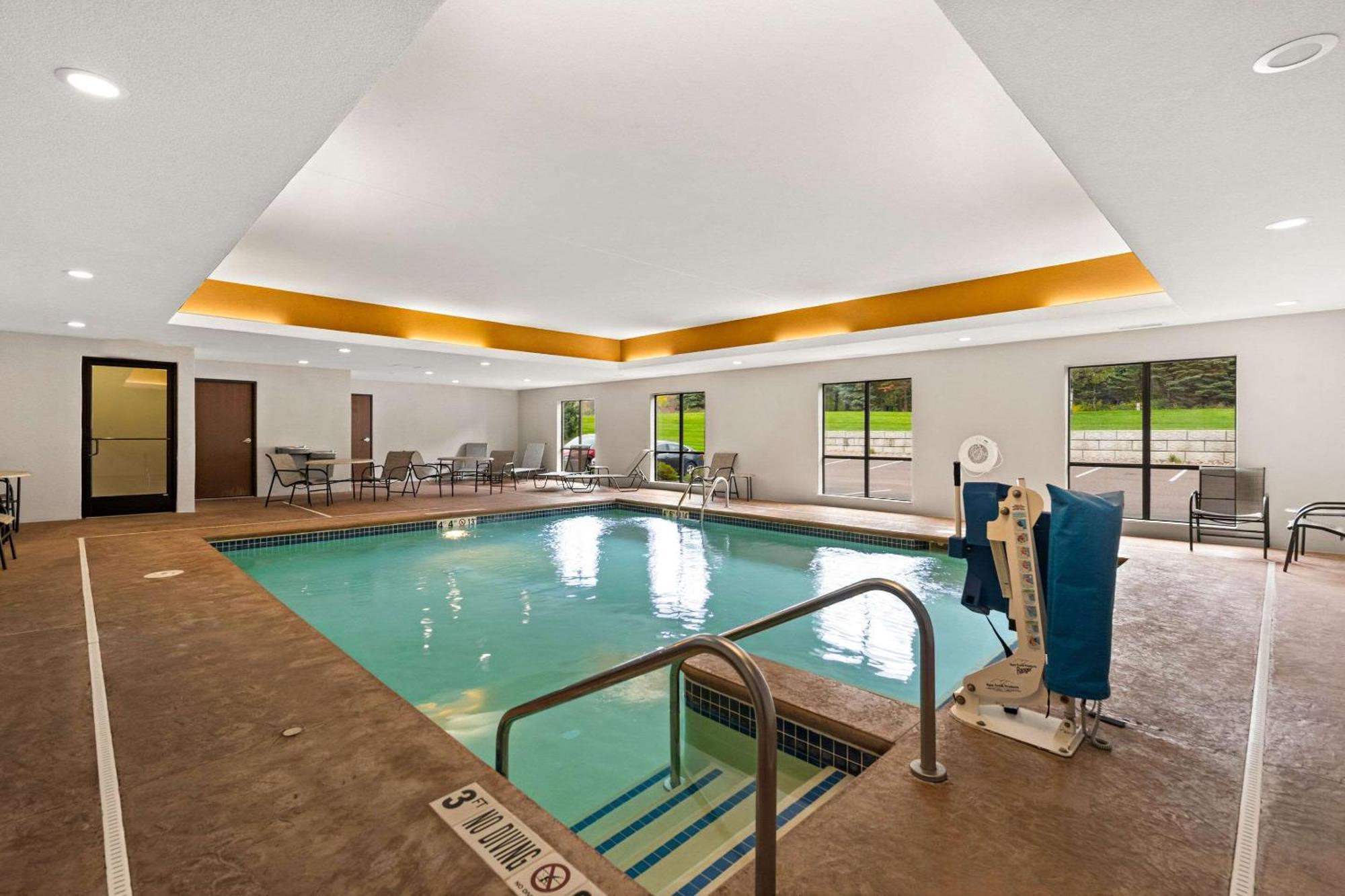 Comfort Suites Hudson I-94 Kültér fotó